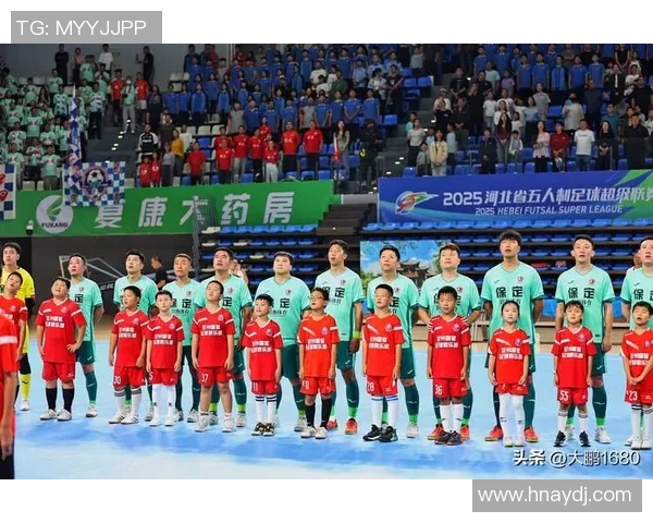 足球明星与中国主播的跨界合作引发的热潮与影响分析