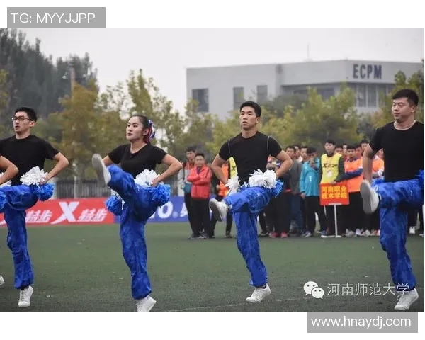 足球明星金童玉女携手共创辉煌未来展现青春激情与梦想的完美结合